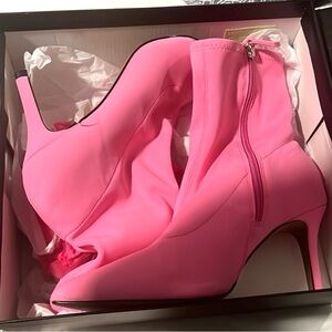 💞Eloquii HoT PiNk,Neoprene ankle boots, size 9W,Designed to Impress, Exclt Con.